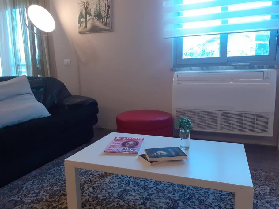 Lake View Apartment Тирана Экстерьер фото