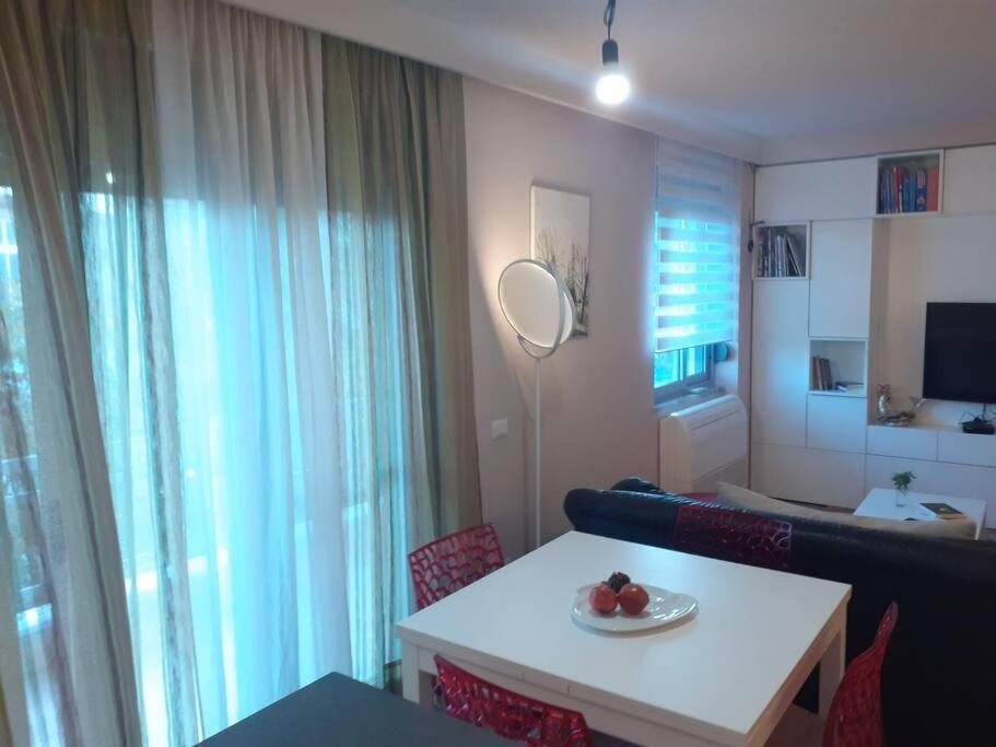 Lake View Apartment Тирана Экстерьер фото