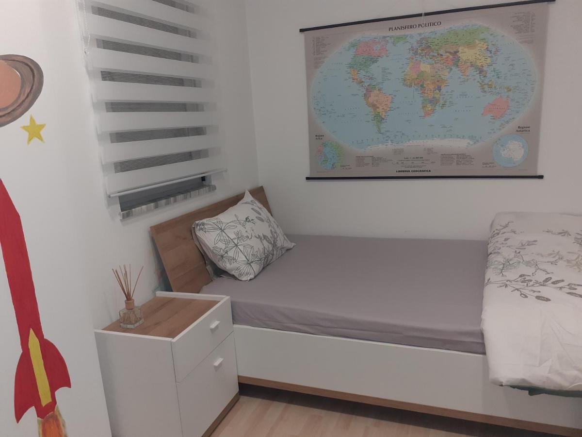 Lake View Apartment Тирана Экстерьер фото