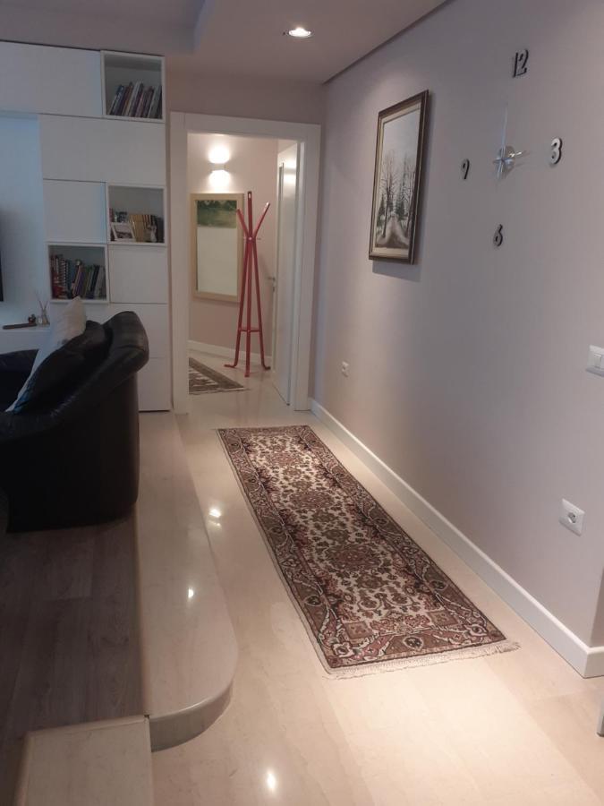 Lake View Apartment Тирана Экстерьер фото
