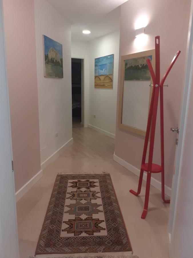Lake View Apartment Тирана Экстерьер фото