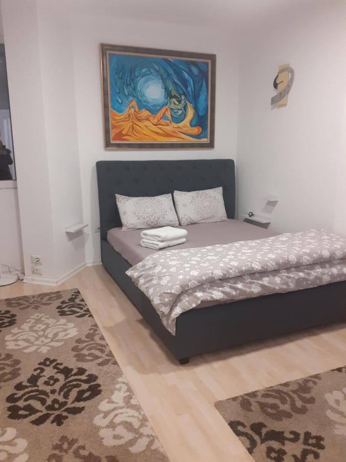 Lake View Apartment Тирана Экстерьер фото